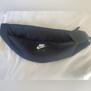 Nike Air Heritage Fanny Pack. Black, new with tags